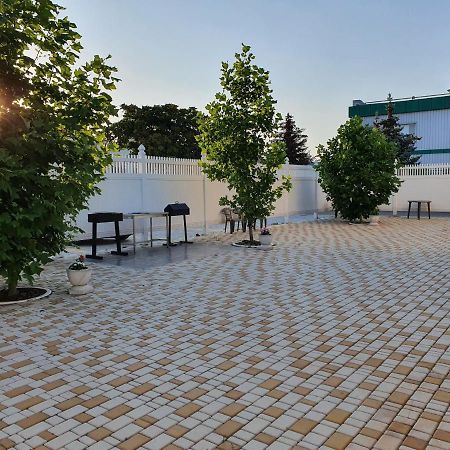 Aleksandriya Hotel Chernomorsk Exterior photo