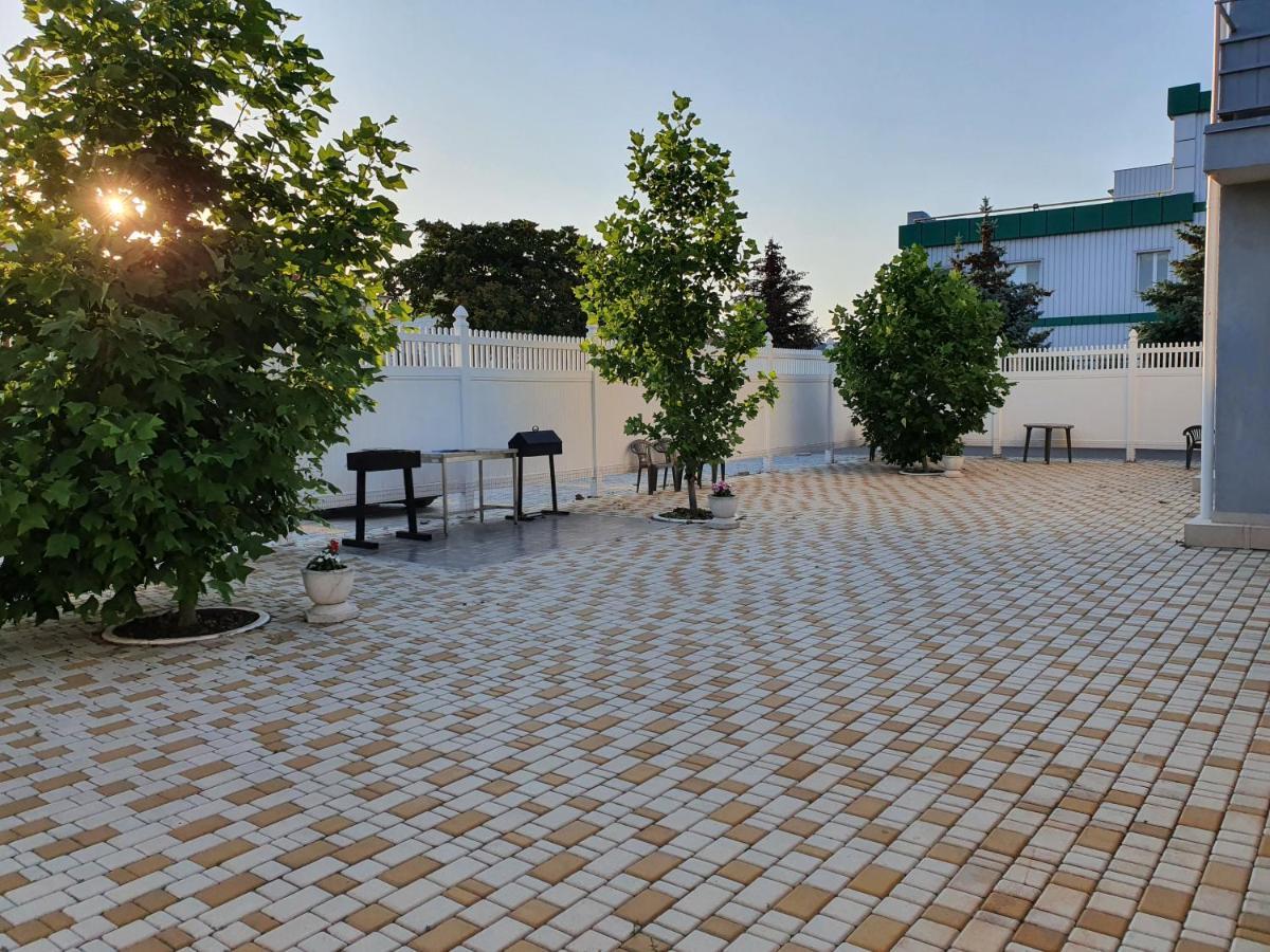 Aleksandriya Hotel Chernomorsk Exterior photo