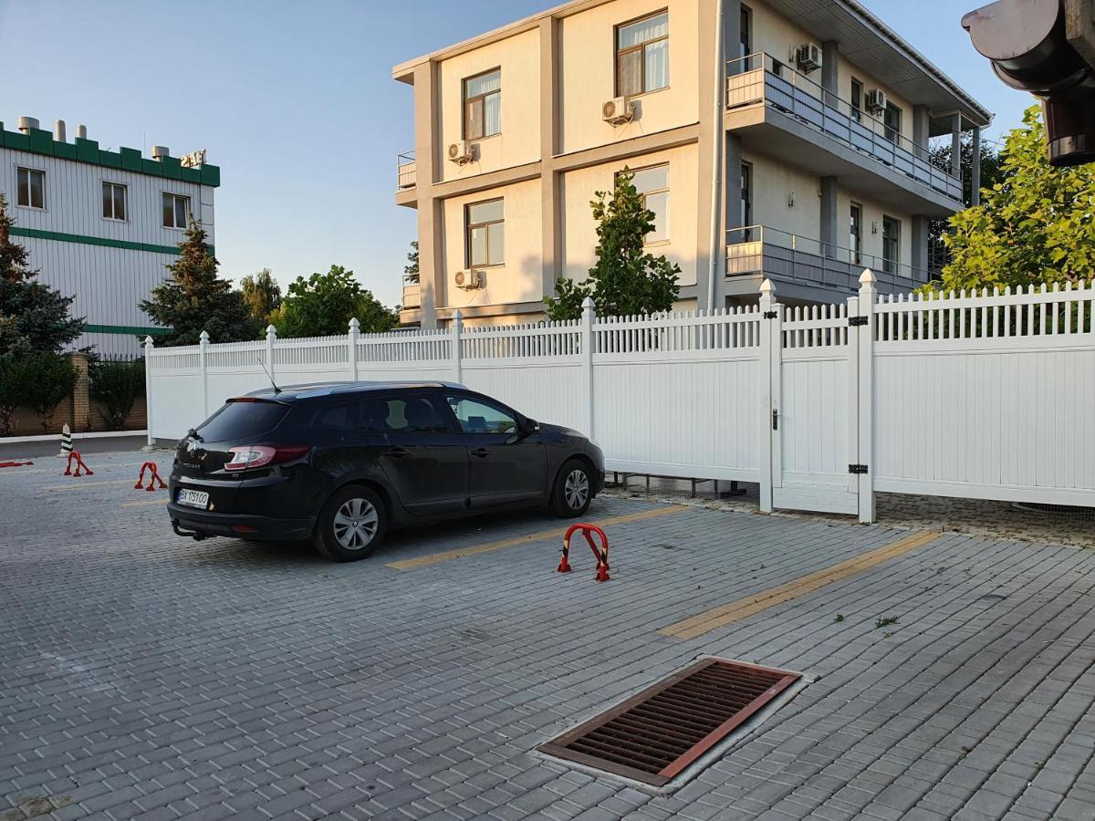 Aleksandriya Hotel Chernomorsk Exterior photo