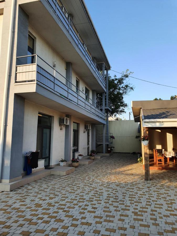 Aleksandriya Hotel Chernomorsk Exterior photo
