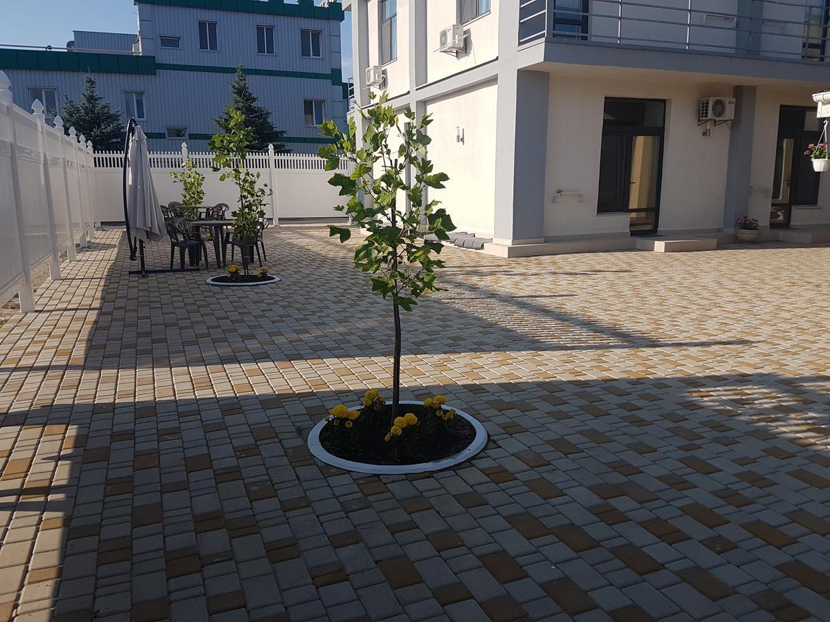 Aleksandriya Hotel Chernomorsk Exterior photo